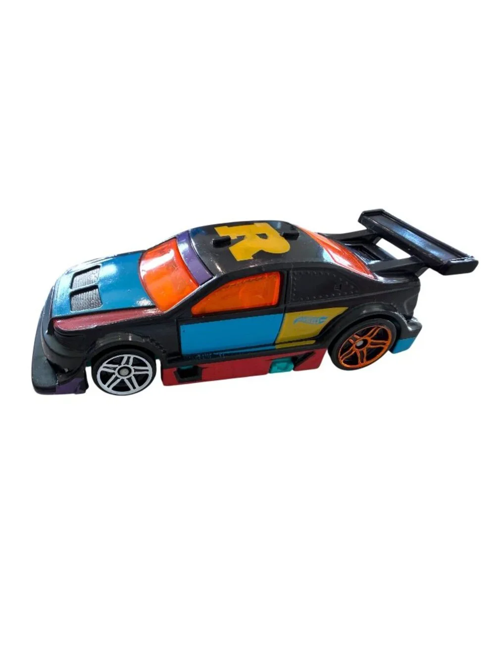Hot Wheels BFB98 “R” black and Multi Color Block Car 2013